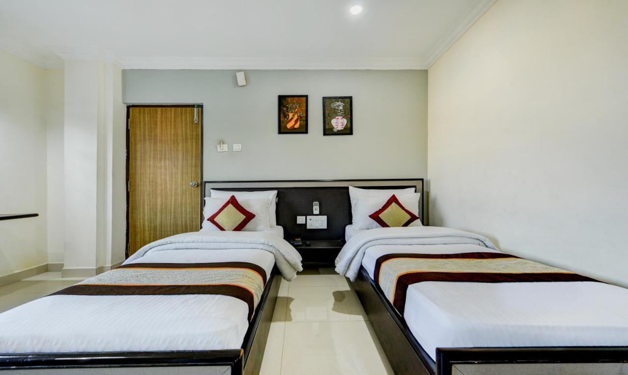 Madrasi Airport Hotel - Saibala Chennai Exterior foto